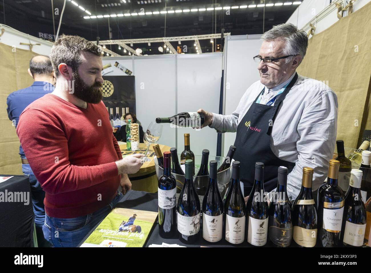 7th Adriatic Gastro Show viene aperto a Spaladium Arena, a Spalato, il 23 febbraio 2022. Adriatic Gastro Show è stato progettato per accogliere i nomi più famosi nei settori della gastronomia, della viticoltura, del turismo, ma anche dell'industria della ristorazione e delle imprese di arredamento. Evento gastronomico e turistico si svolge dal 23rd al 26th febbraio 2022 Foto: Miroslav Lelas/PIXSELL Foto Stock