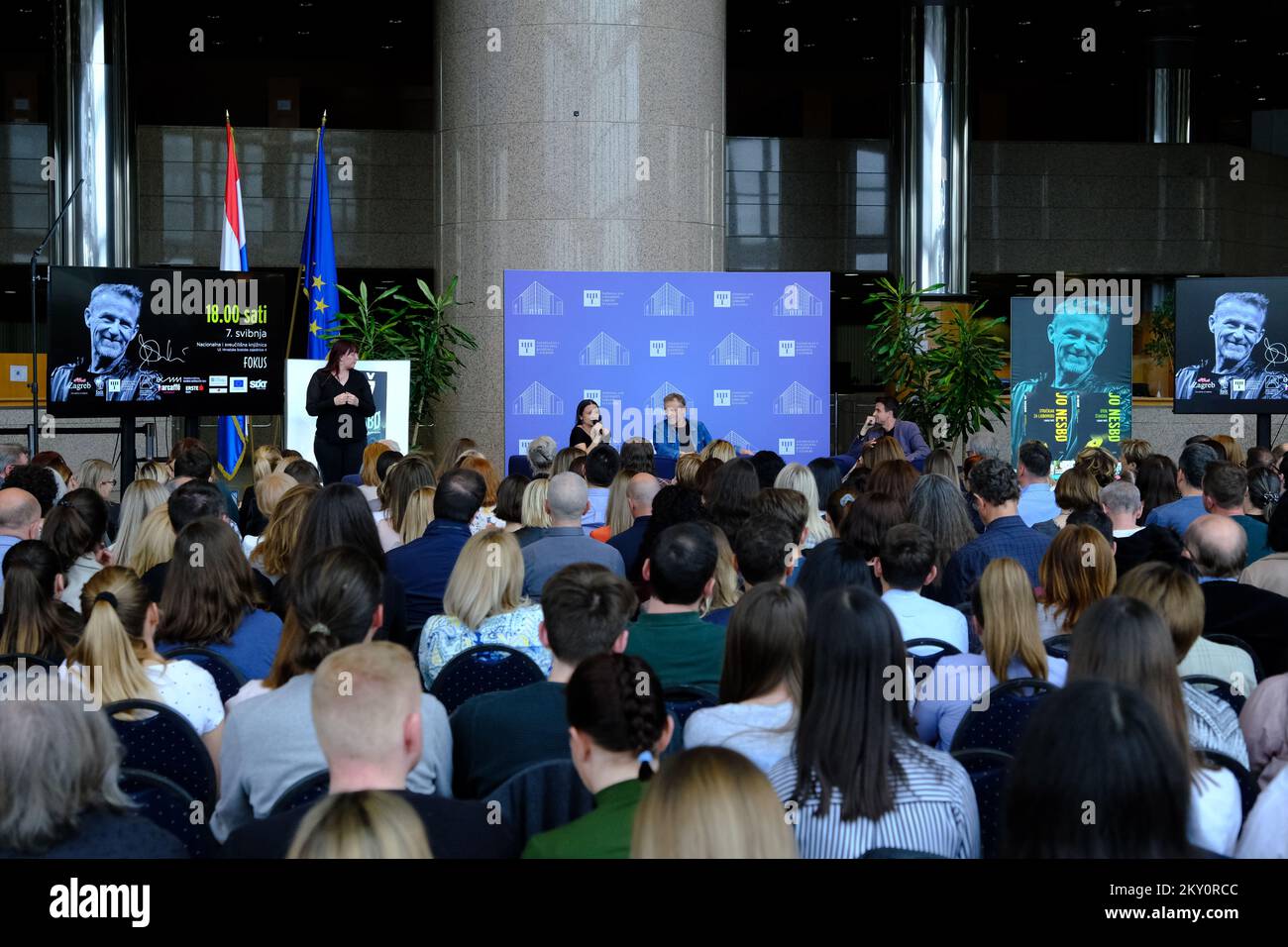 Lo scrittore norvegese Jo Nesbo è visto durante la presentazione dei suoi libri più recentemente pubblicati, The Jealousy Man and Other Stories and Rat Island e Other alla Biblioteca Nazionale e Universitaria di Zagabria, Croazia, il 7 maggio 2022. Foto: Bruno Fantulin/PIXSELL Foto Stock