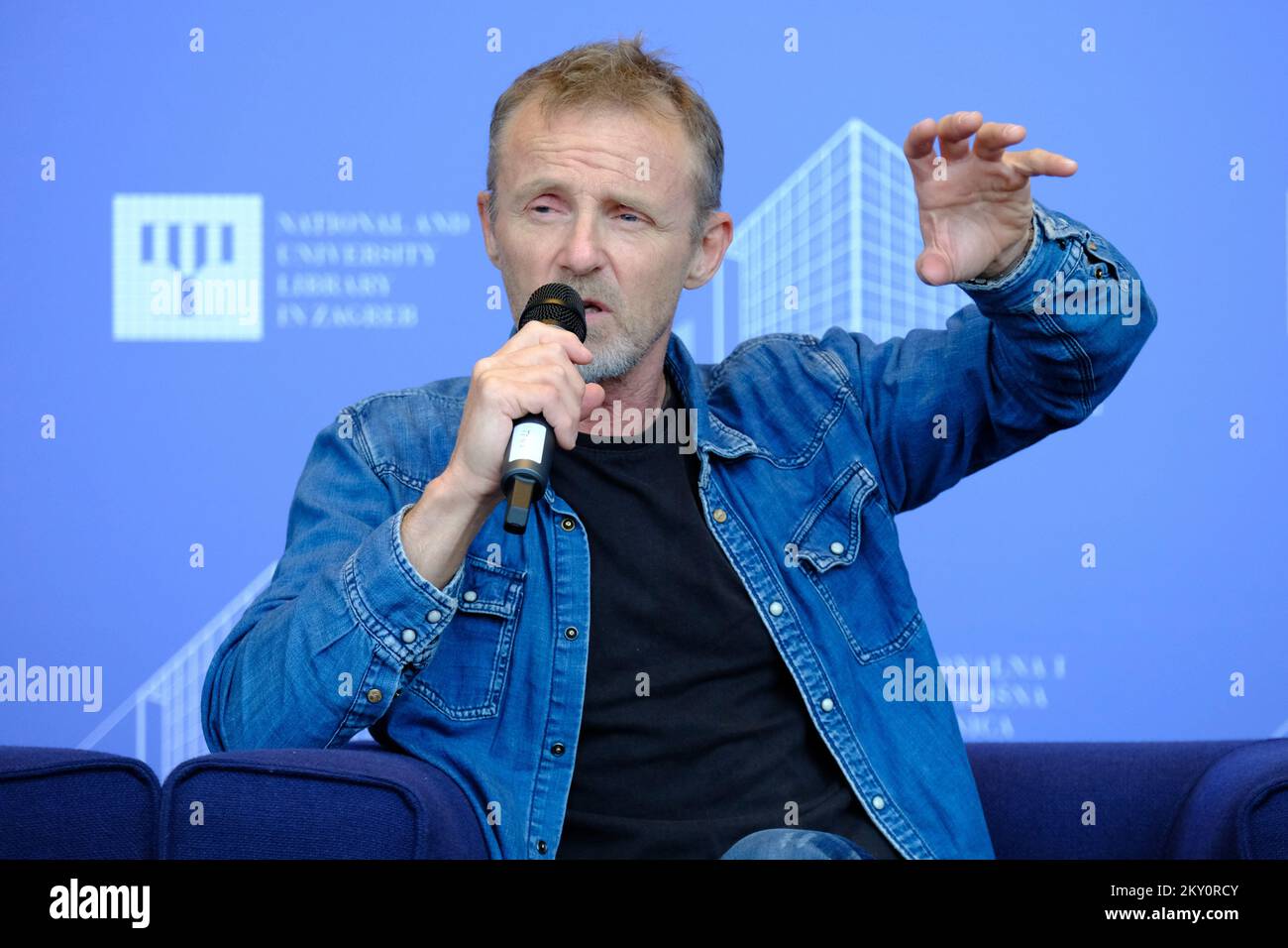 Lo scrittore norvegese Jo Nesbo è visto durante la presentazione dei suoi libri più recentemente pubblicati, The Jealousy Man and Other Stories and Rat Island e Other alla Biblioteca Nazionale e Universitaria di Zagabria, Croazia, il 7 maggio 2022. Foto: Bruno Fantulin/PIXSELL Foto Stock