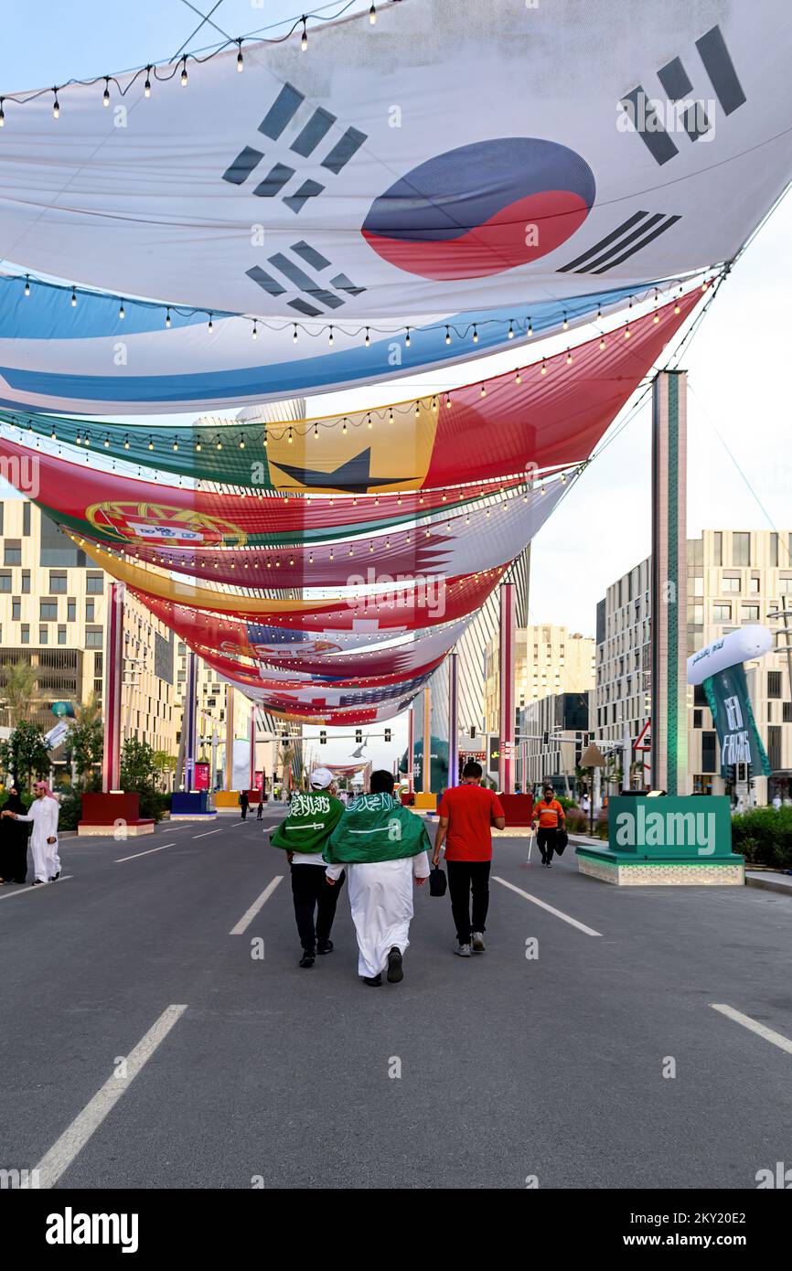 Saudi Falcon club Jersey installato in Lusail boulevard. Lusail Plaza 4 Tower Foto Stock