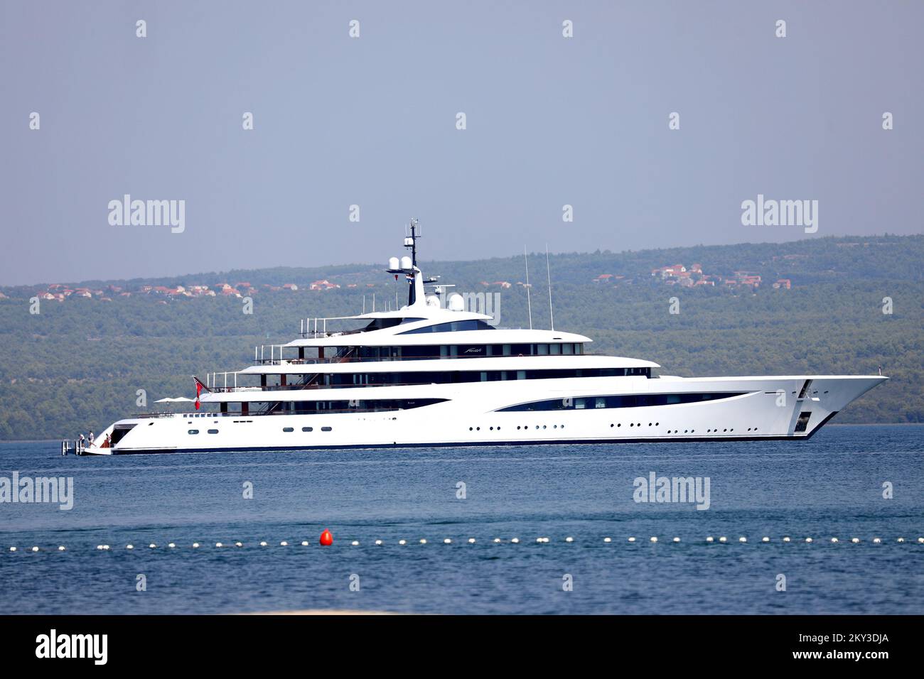 Lo yacht di lusso Faith che naviga nel Mare Adriatico può essere visto
