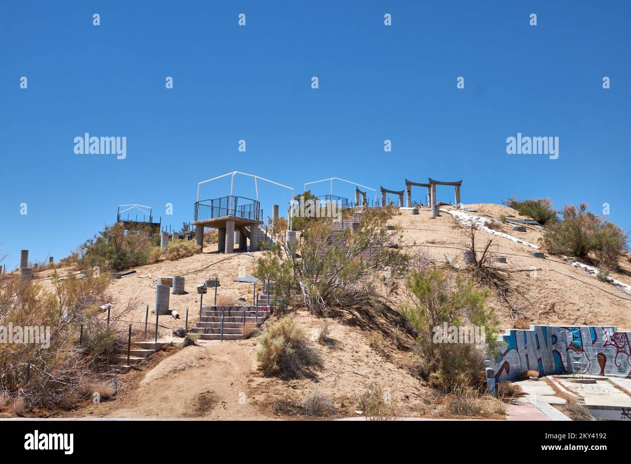 Newberry Springs, California, Stati Uniti. 20th giugno, 2018. Parco acquatico Rock''"A''Hoola nel deserto del Mojave. Aperto nel 1962, abbandonato nel 2004. (Credit Image: © Ian L. Sitren/ZUMA Press Wire) Foto Stock