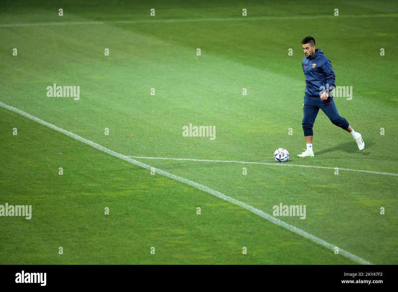 Formazione della nazionale montenegrina allo stadio Bilo Polje di Zenica, Bosnia-Erzegovina, il 22 settembre 2022. Il Montenegro giocherà domani una partita della UEFA Nations League contro la Bosnia-Erzegovina. Foto: Armin Durgut/PIXSELL Foto Stock