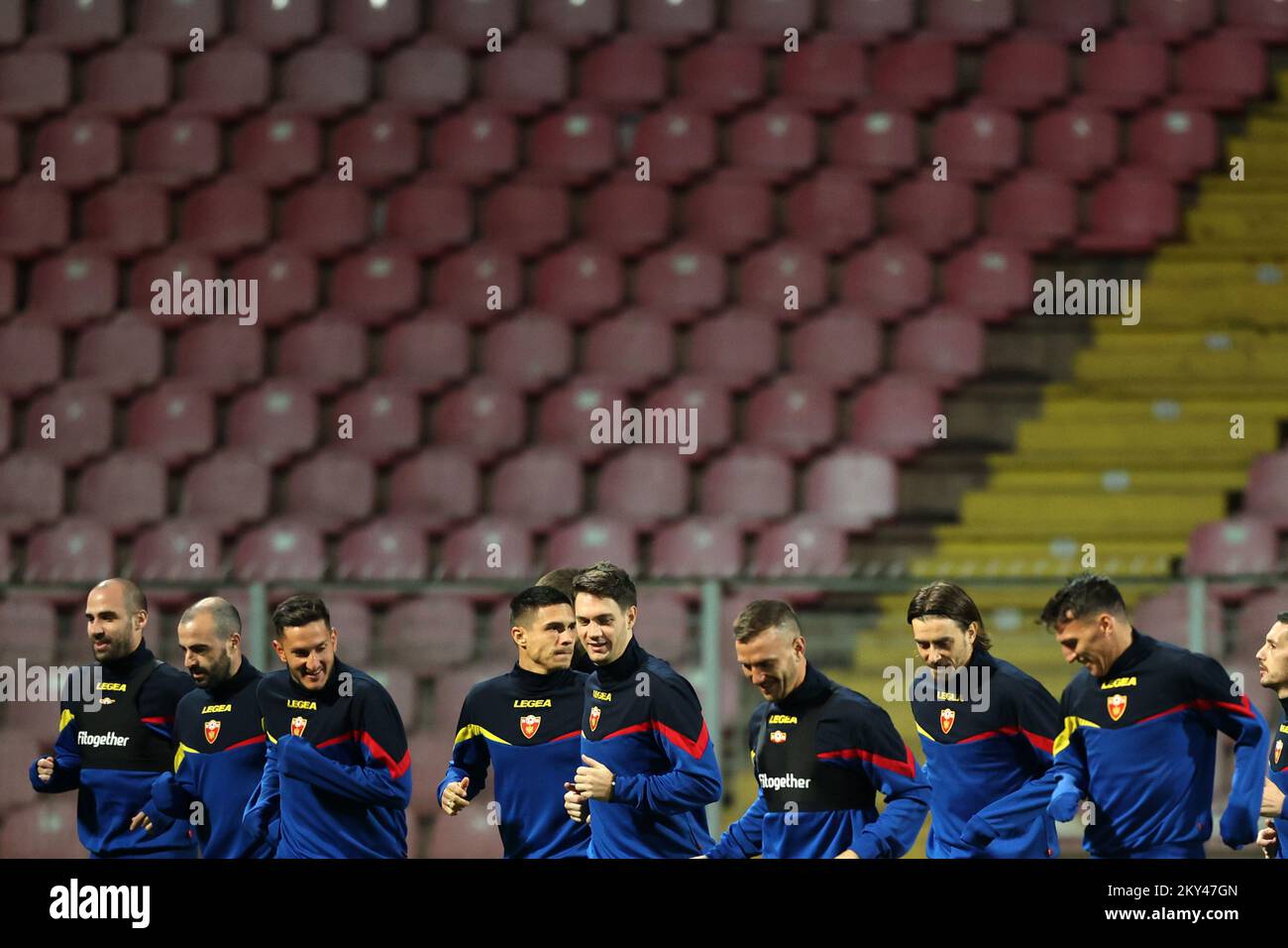 Formazione della nazionale montenegrina allo stadio Bilo Polje di Zenica, Bosnia-Erzegovina, il 22 settembre 2022. Il Montenegro giocherà domani una partita della UEFA Nations League contro la Bosnia-Erzegovina. Foto: Armin Durgut/PIXSELL Foto Stock