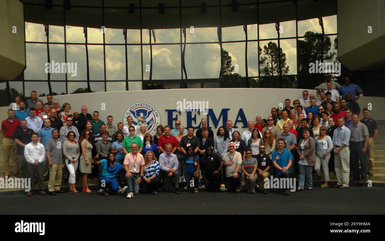 La 2014 Incident Management Assistance Team (IMAT) Academy è in corso presso il centro per la preparazione nazionale ad Anniston, Alabama. La classe di quest'anno comprende una squadra nazionale e sei squadre regionali. Fotografie relative a disastri e programmi, attività e funzionari di gestione delle emergenze Foto Stock