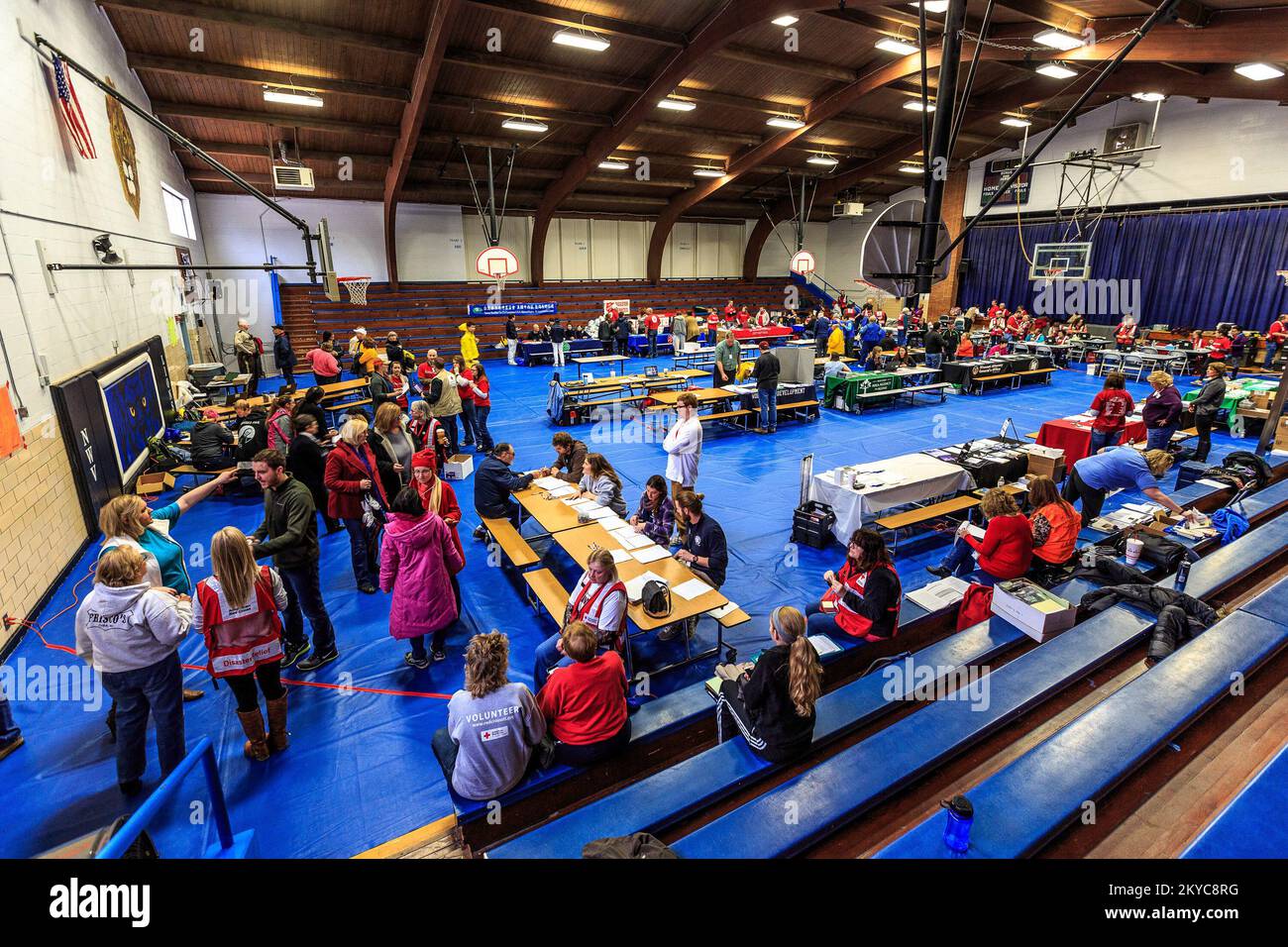 Apertura del Centro risorse multiagenzia per le persone interessate da Chris. Missouri gravi tempeste, tornado, venti in linea retta, e inondazioni. Fotografie relative a disastri e programmi, attività e funzionari di gestione delle emergenze Foto Stock