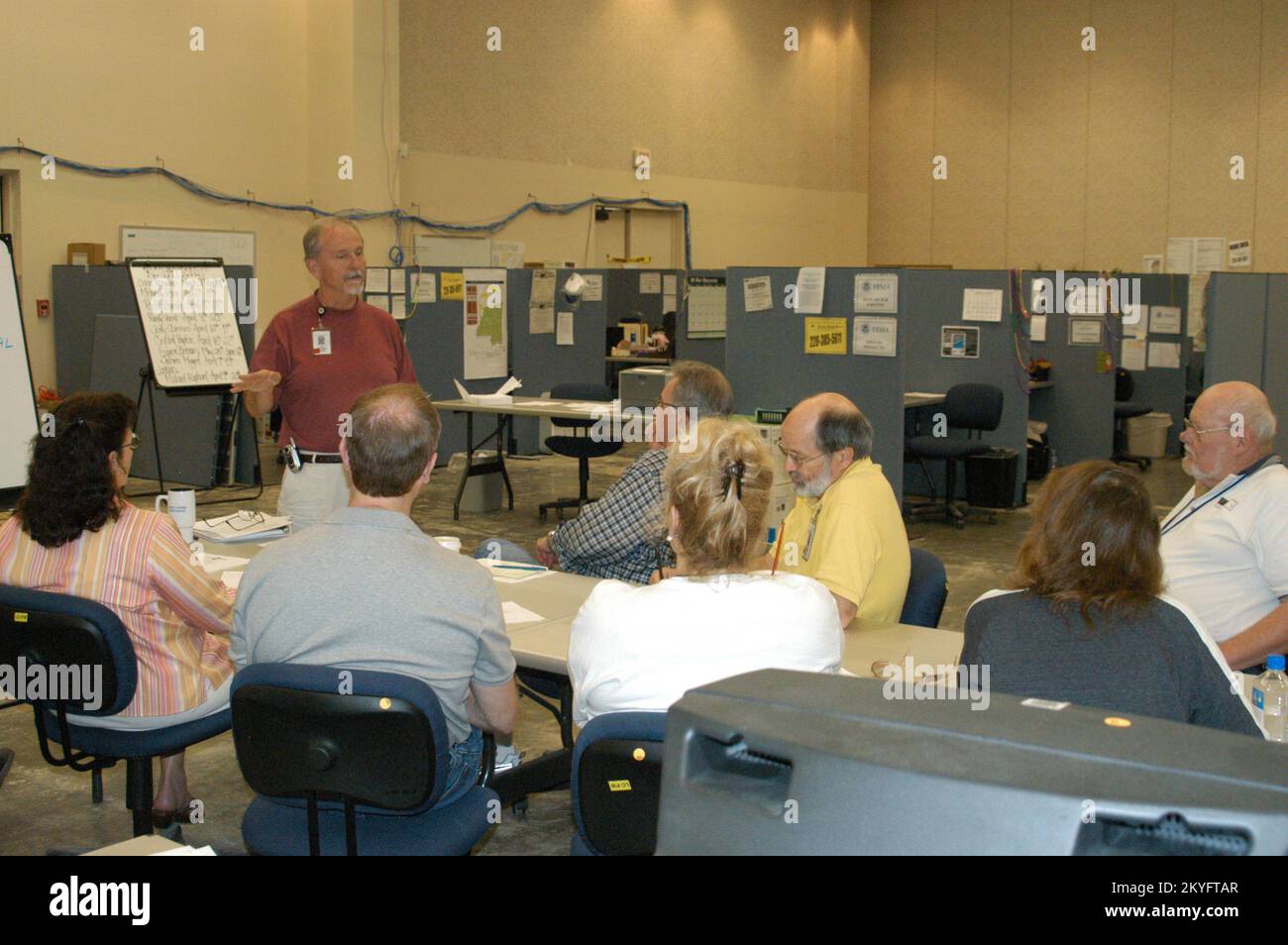 Uragano Katrina, Biloxi, signorina, 1 aprile 2006 - John Labrune, responsabile della mitigazione della FEMA, fornisce una panoramica delle attività e dei programmi di mitigazione del Foto Stock