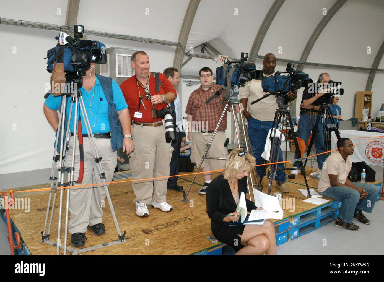 Uragano Katrina, Biloxi, signorina, 6 aprile 2006 - i media locali hanno sentito il piano 'Stay Alert, Stay Alive, Hurricane Awareness 2006', lanciato oggi dal governatore. FEMA è un partner importante in questo piano. George Armstrong/FEMA Foto Stock