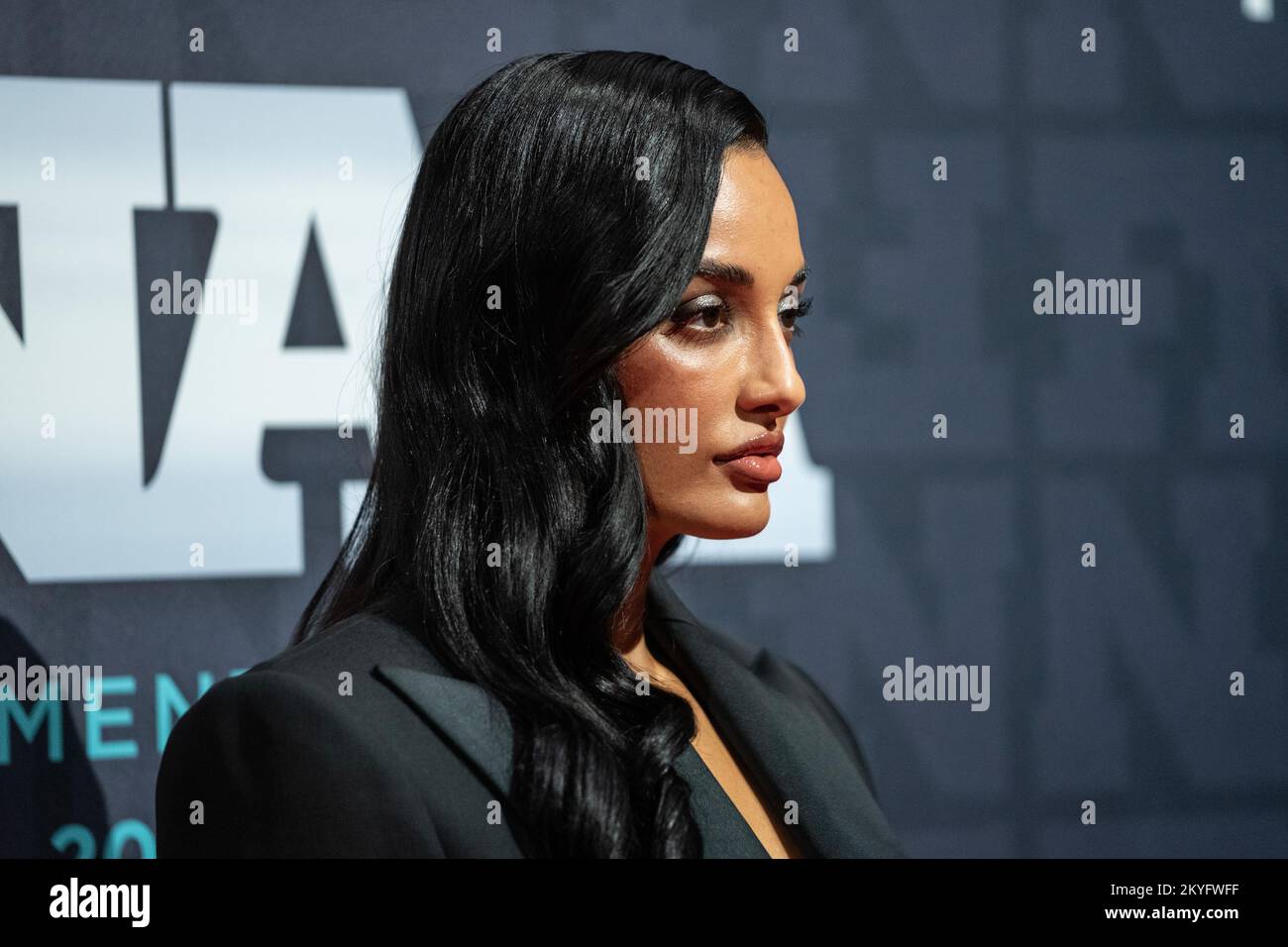 Amina Muaddi partecipa ai Footwear News Achievement Awards 2022 a Cipriani South Street Foto Stock