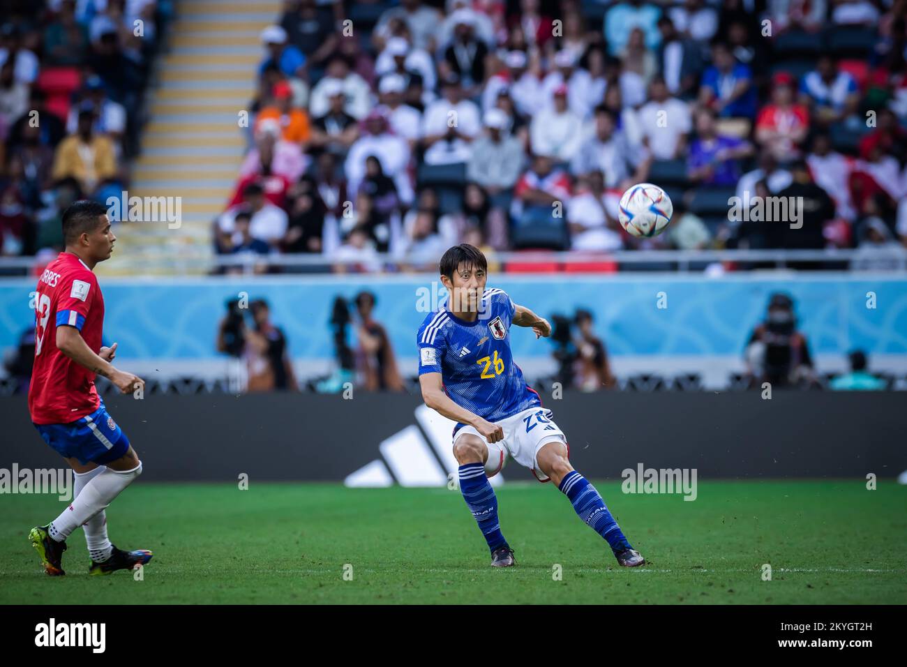 Hiroki Ito del Giappone durante la Coppa del mondo FIFA Qatar 2022 Gruppo e incontro di calcio tra Giappone 0-1 Costa Rica allo stadio Ahmad Bin Ali di al Rayyan, Qatar, il 27 novembre 2022 . Credit: 7044sueishi/AFLO/Alamy Live News Foto Stock