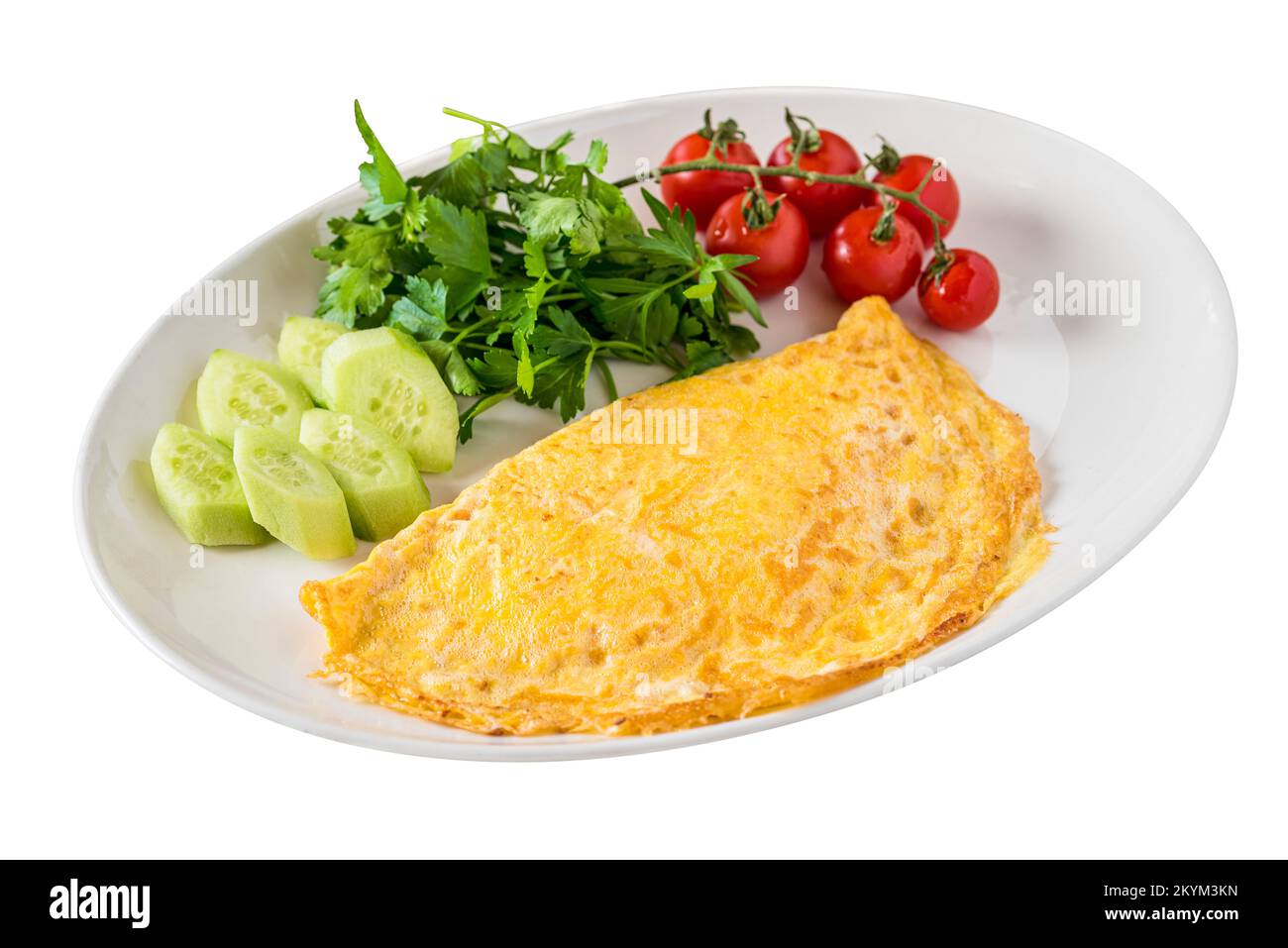 Cibi salutari per la colazione, omelette all'uovo ripieni con verdure su sfondo bianco Foto Stock