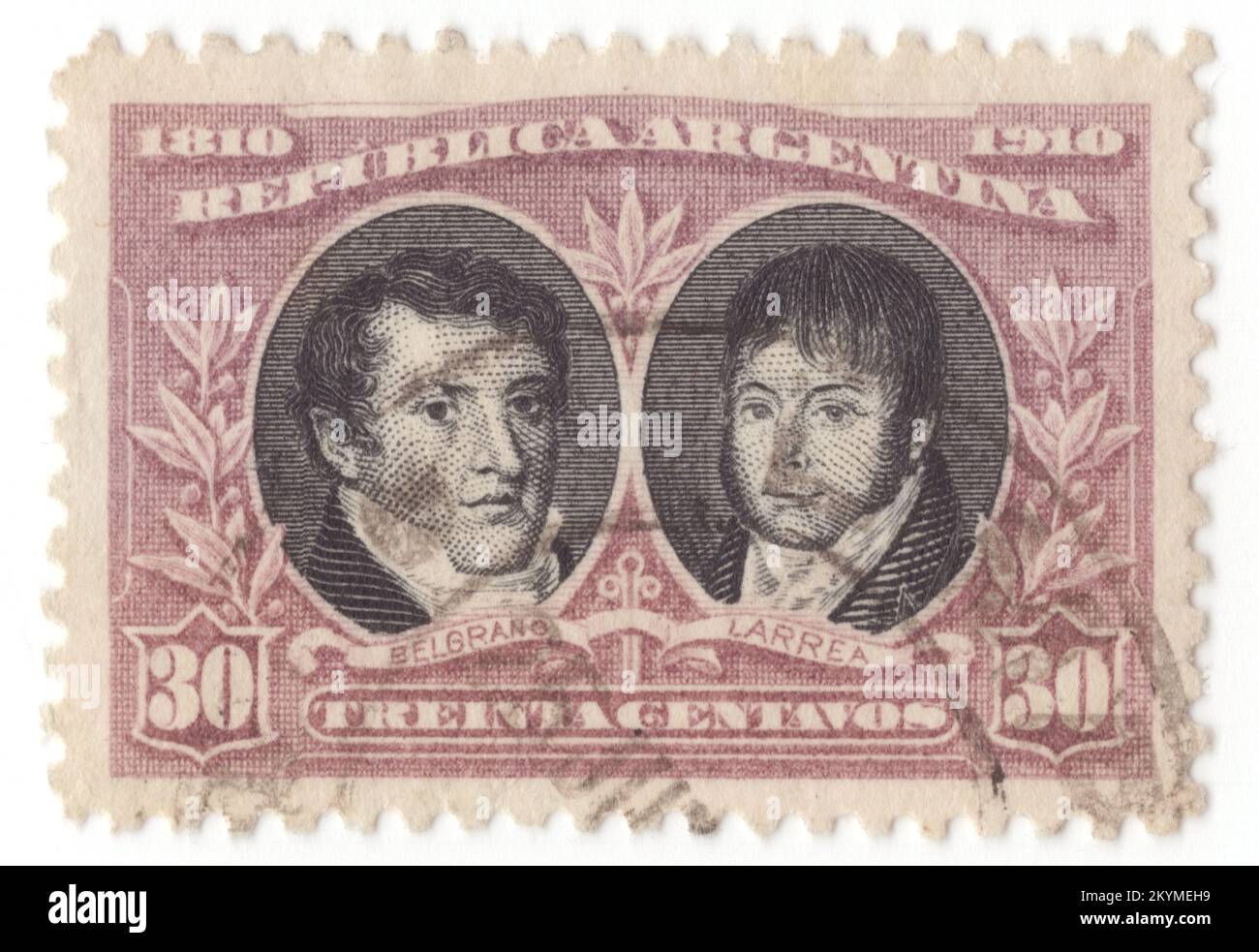 ARGENTINA - 1910 1 maggio: 30 centavos lilla e francobollo nero raffiguranti ritratti di Manuel Belgrano e Juan Larrea. Centenario della repubblica. Iscrizione "1810 1910". Manuel Belgrano era un funzionario argentino, economista, avvocato, politico, giornalista, e leader militare. Prese parte alle guerre d'indipendenza argentine e creò la bandiera argentina. Juan Larrea era un uomo d'affari e politico spagnolo a Buenos Aires. Larrea e Domingo Matheu furono gli unici due membri spagnoli della Primera Junta, il primo governo nazionale dell'Argentina Foto Stock