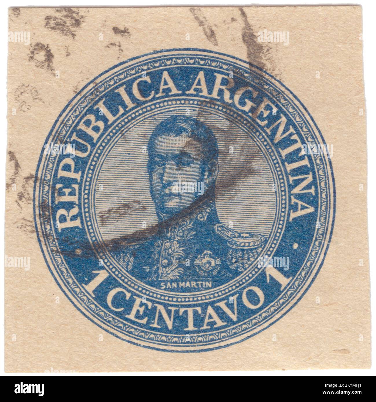 ARGENTINA - 1908: Un frammento di busta originale con francobollo blu scuro prestampato da 1 centavo che raffigura il ritratto di José de San Martín (Jose Francisco de San Martín y Matorras), noto come Liberatore di Argentina, Cile e Perù. Generale argentino e leader primario delle parti meridionali e centrali della lotta per l'indipendenza del Sud America dall'Impero spagnolo che servì come protettore del Perù. Nato a Yapeyú, Corrientes, nell'Argentina moderna, lasciò il Vicereame del Río de la Plata all'età di sette anni per studiare a Málaga, Spagna Foto Stock