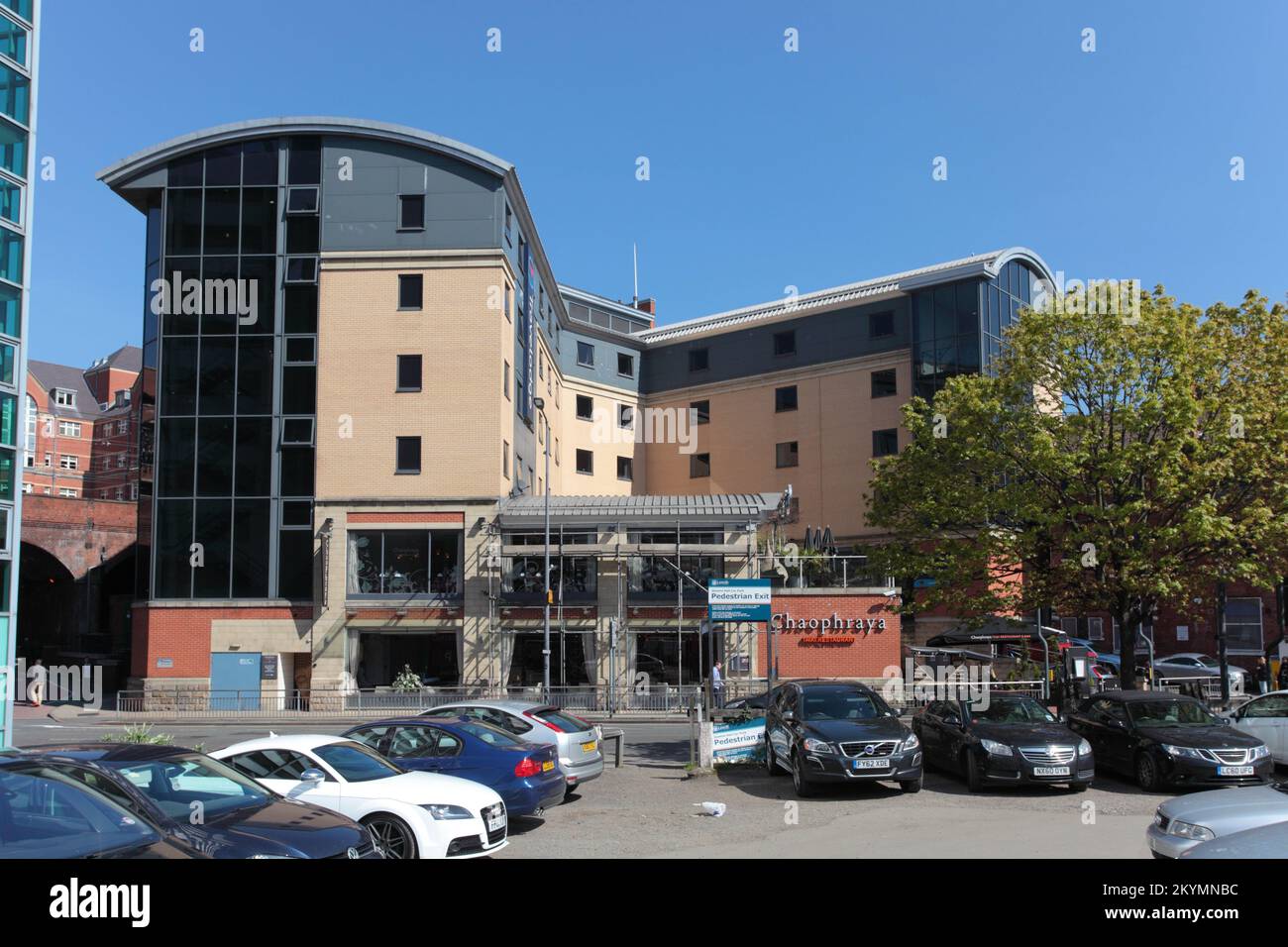 Chaophraya & Travelodge Leeds Central, Blayds Court, Blayds Yard, Off Swinegate, Leeds, LS1 4AD Foto Stock