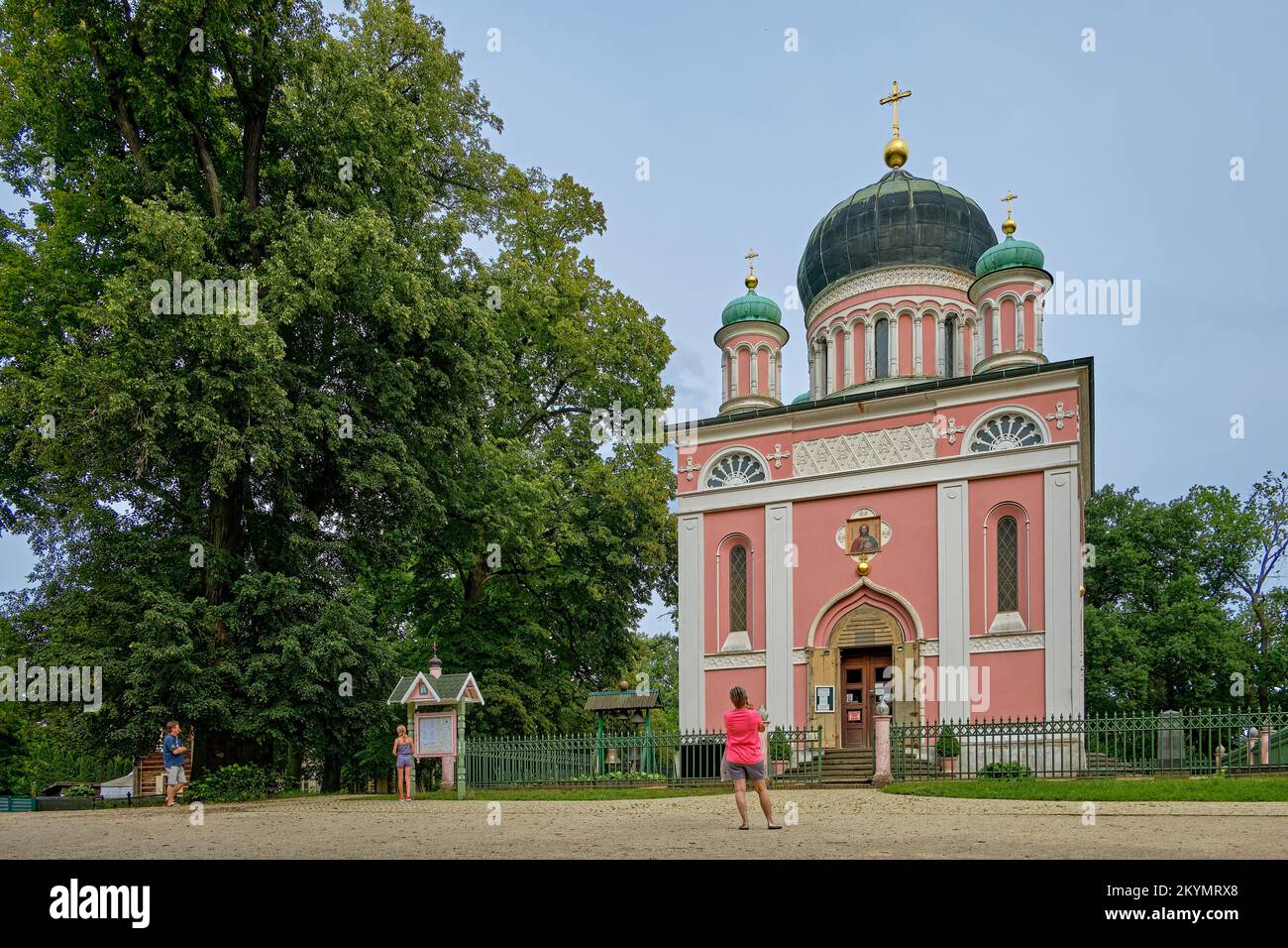 Vista della chiesa ortodossa russa, Chiesa commemorativa di Alexander Nevsky, sulla collina di Kapellenberg a Potsdam, Brandeburgo, Germania. Foto Stock
