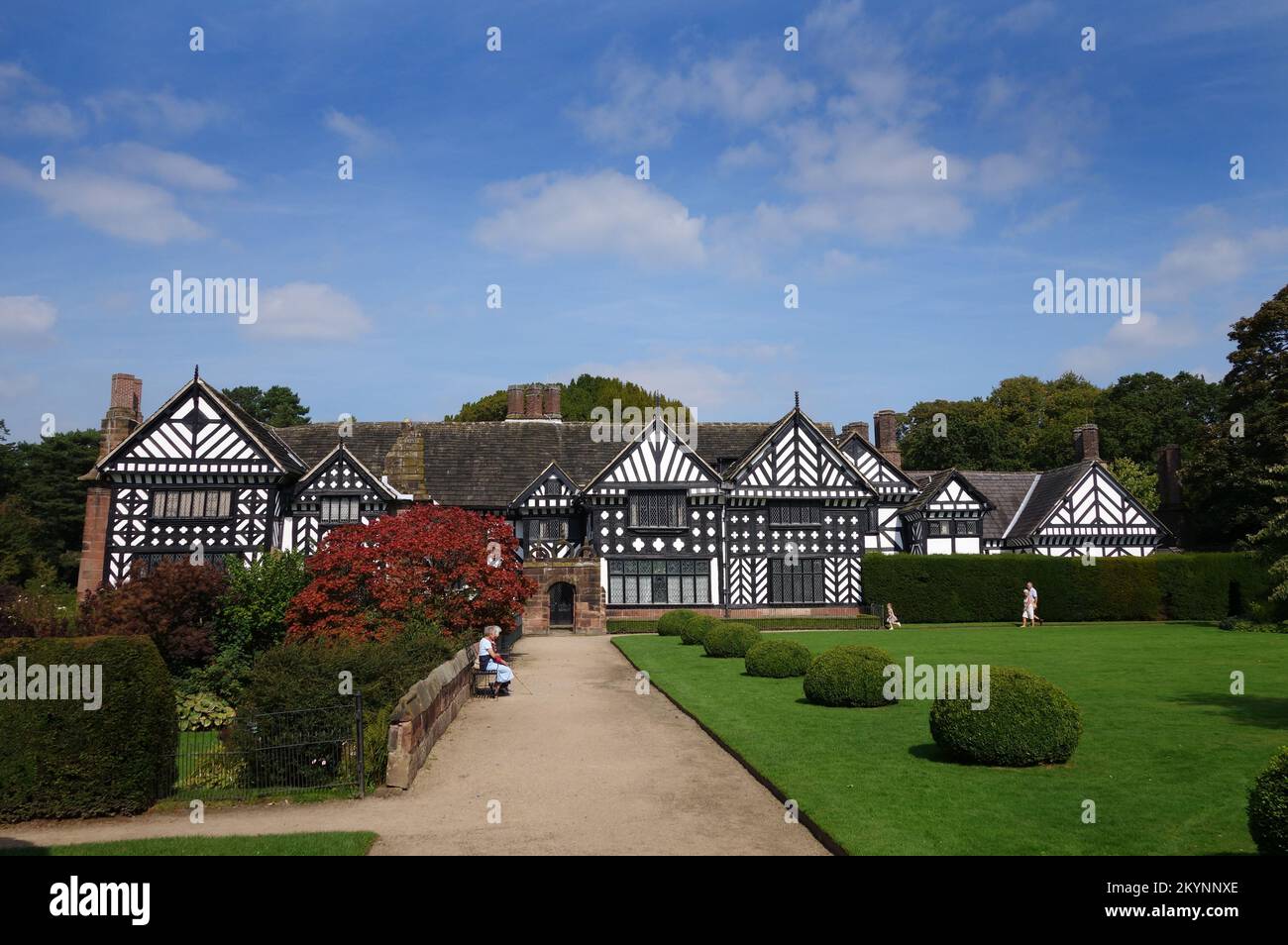 Speke Hall una casa signorile e giardini a graticcio Tudor a Liverpool, Regno Unito Foto Stock