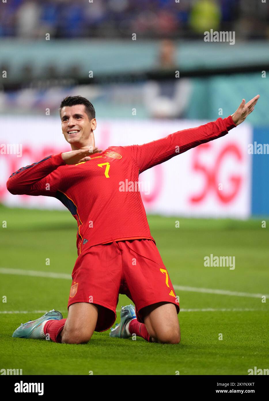 Alvaro Morata in Spagna festeggia il primo gol della partita della Coppa del mondo FIFA Group e al Khalifa International Stadium, al Rayyan, Qatar. Data immagine: Giovedì 1 dicembre 2022. Foto Stock