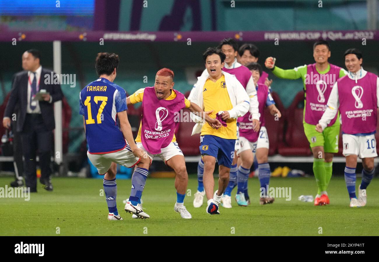 Ao Tanaka in Giappone festeggia il secondo goal del gioco dopo una decisione del VAR durante la partita del Gruppo e della Coppa del mondo FIFA allo stadio internazionale Khalifa, al Rayyan, Qatar. Data immagine: Giovedì 1 dicembre 2022. Foto Stock