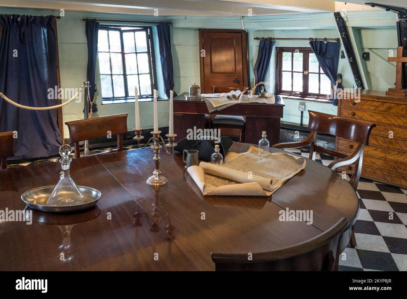La Captain's Cabin su HMS Unicorn nel vecchio Victoria Dock, Dundee. Parte della National Historic Fleet e una delle sei navi più antiche del mondo. Foto Stock