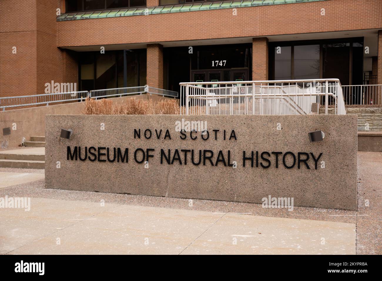 Cartello d'ingresso al Museo di Storia Naturale della Nuova Scozia/Halifax, Canada. Aprile 2022 Foto Stock