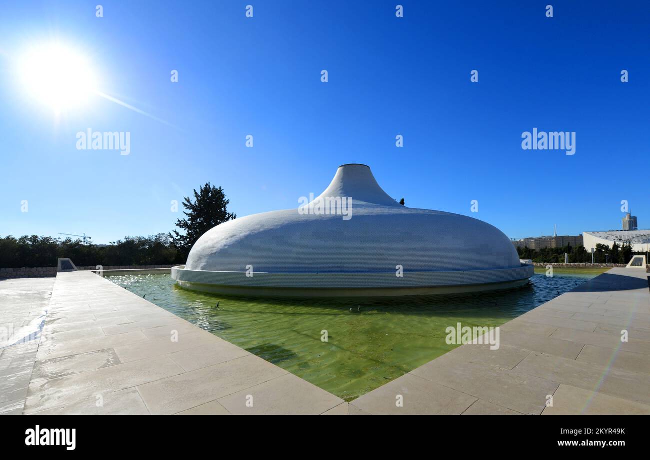 Il museo "Santuario del Libro" ospita i rotoli del Mar Morto. Gerusalemme, Israele. Foto Stock