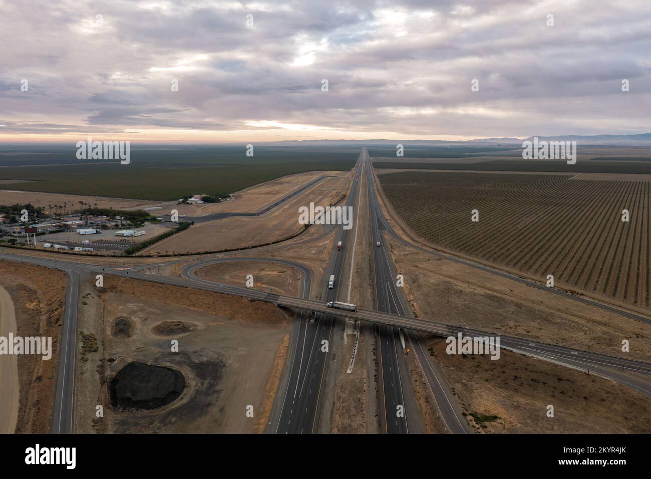 Panorama aereo dell'autostrada 5 nella California centrale Foto Stock