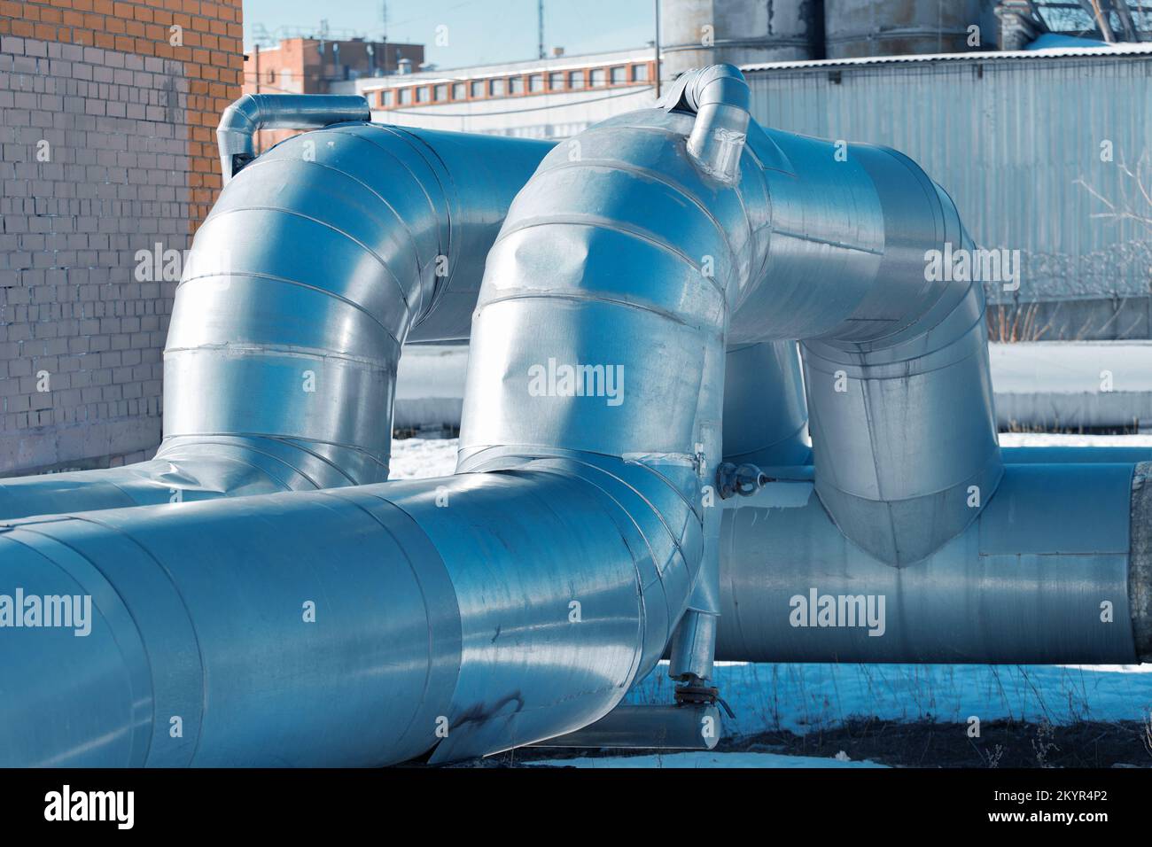 Sistema di tubi industriale impianto di tubazioni acciaio fabbrica di tubi per pompe industriali. Foto Stock