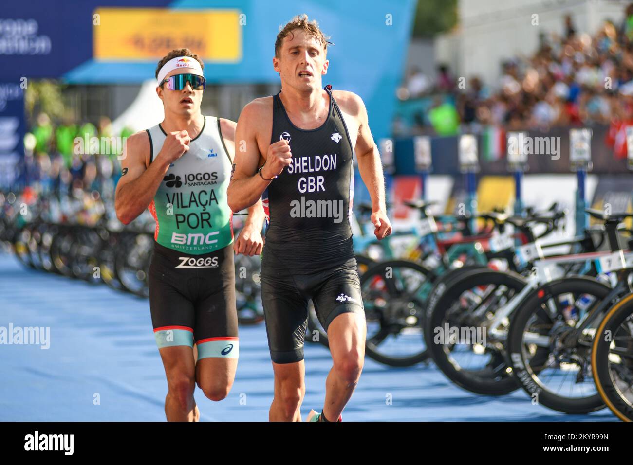 Grant Sheldon (Gran Bretagna), Vasco Vilaca (Portogallo). Triathlon uomini. Campionato europeo di Monaco 2022 Foto Stock