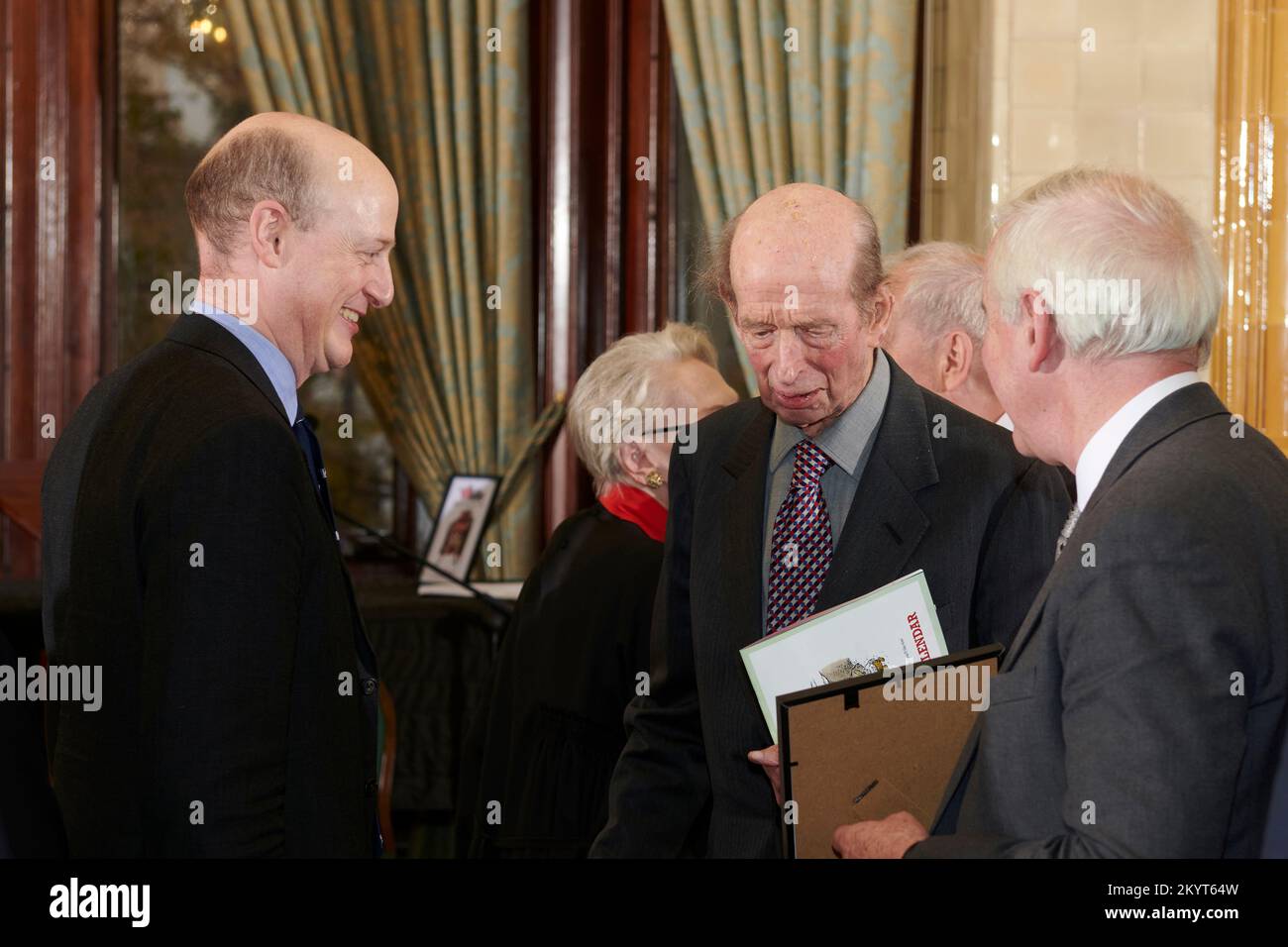 Harry Mount, il Duca del Kent e Hugo Vickers al Oldie of the Year Awards 2022 Foto Stock