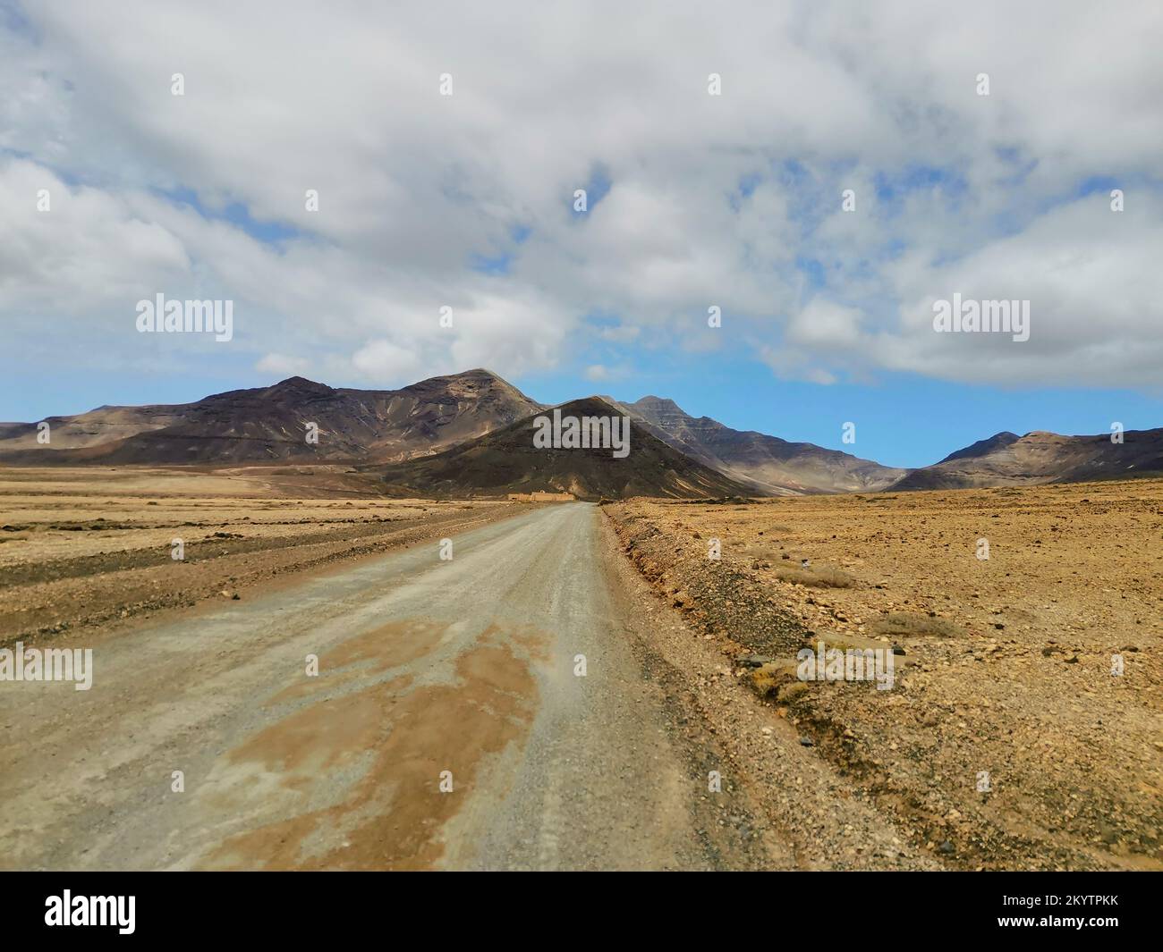 Montagne fotografate dalla spiaggia di Cofete, il Parco naturale Jandia Fuerteventura, Spagna Foto Stock