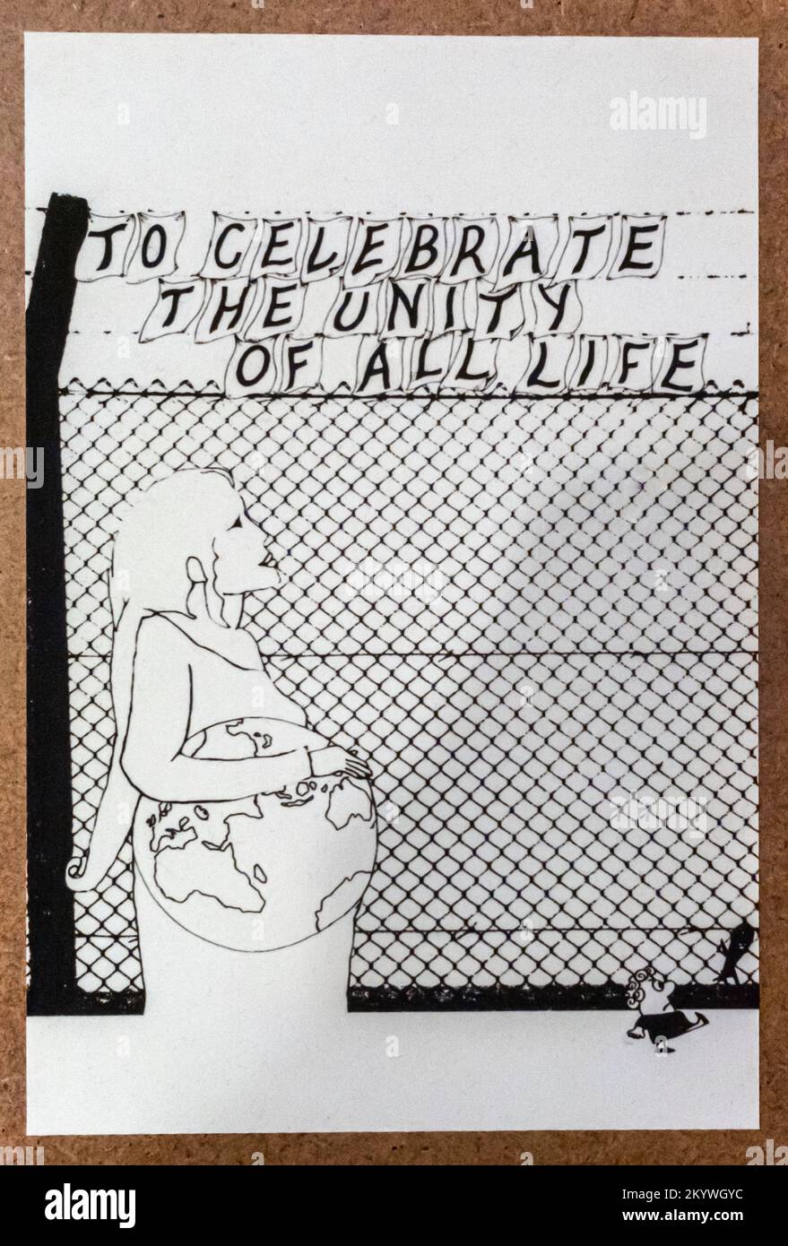 'Per celebrare l'unità di tutta la vita' poster femminista raffigurante una donna incinta con il globo. "La vita pubblica delle donne. Progetto di memoria femminista. Foto Stock