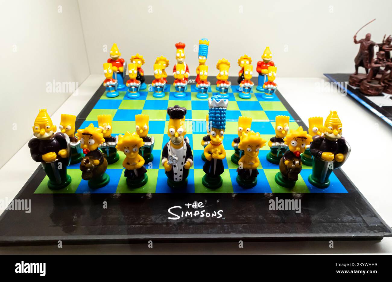 Gli scacchi Simpsons prodotti negli Stati Uniti Set di scacchi a tema Simpsons. Scacchi da noi. Pezzi di scacchi. Scacchi figure.United States. Plastica Foto Stock