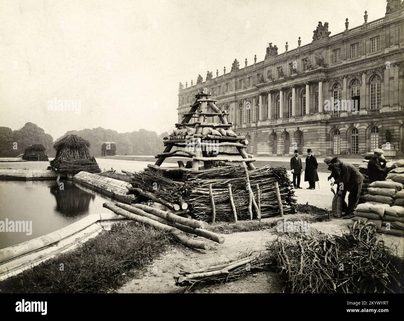 Francia la protezione dei monumenti di Parigi durante la guerra, Palazzo di Versailles - da Ménanteau, Godefroy, nel 1914-1918 Foto Stock