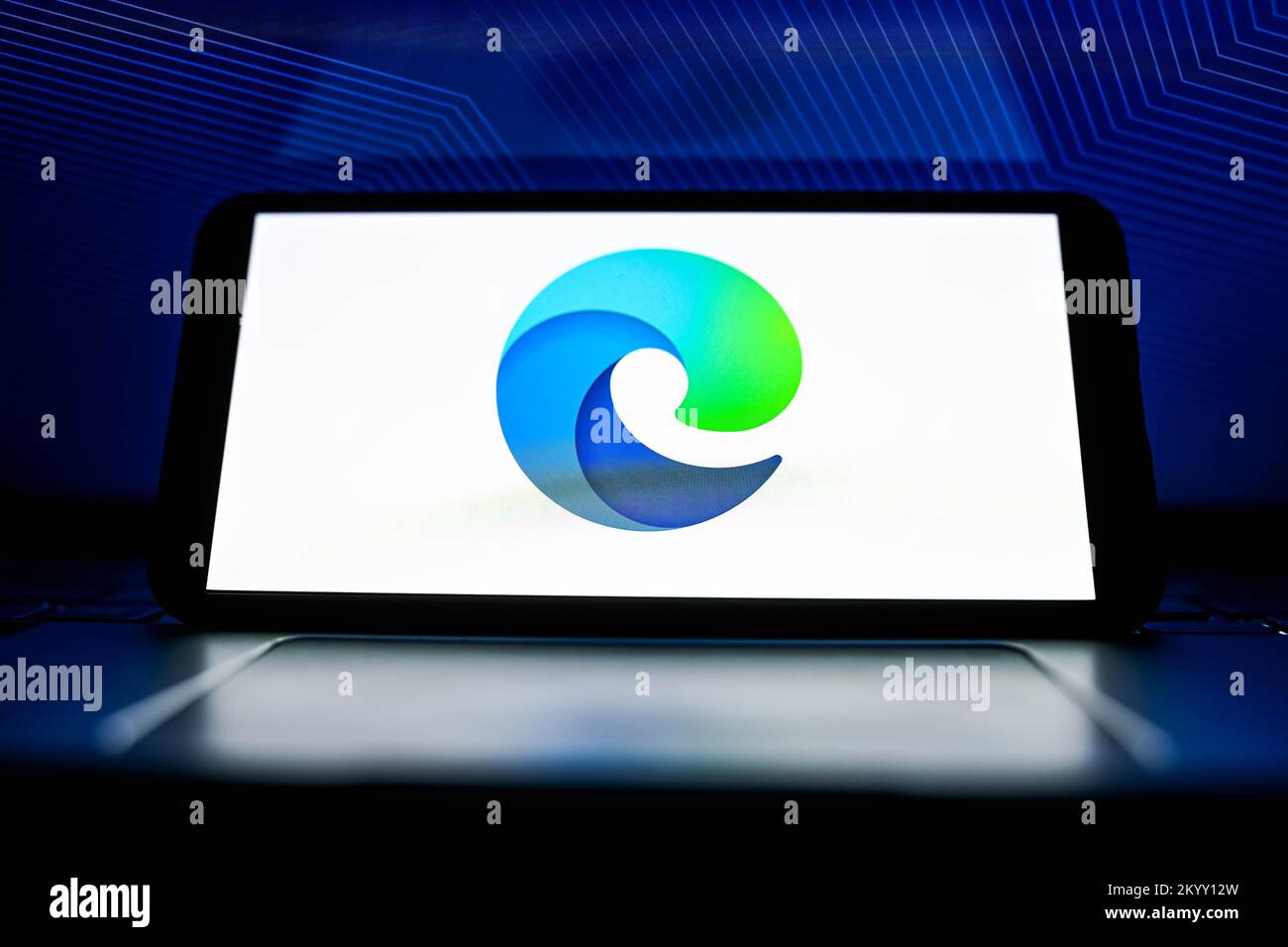NYSA, Polonia. 2nd Dec, 2022. In questa immagine viene visualizzato un logo Microsoft Edge sullo smartphone. (Credit Image: © Mateusz Slodkowski/ZUMA Press Wire) Foto Stock