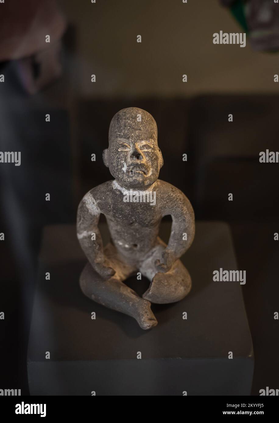 Olmec come una figura di ceramica maya del tardo periodo pre-classico. Campeche, Messico Foto Stock