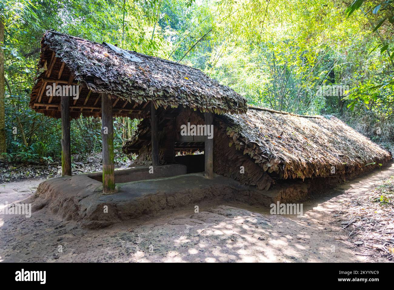 Ho Chi Minh City, Vietnam - 9 novembre 2022: I tunnel di Cu Chi vicino Saigon, famosa attrazione turistica in Vietnam. Il quartiere storico rivoluzionario Foto Stock