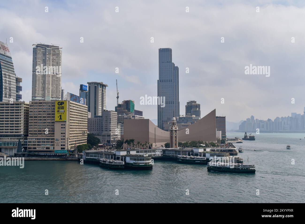 Torre dell'orologio di Hong Kong e Tsim Sha Tsui Promenade Foto Stock