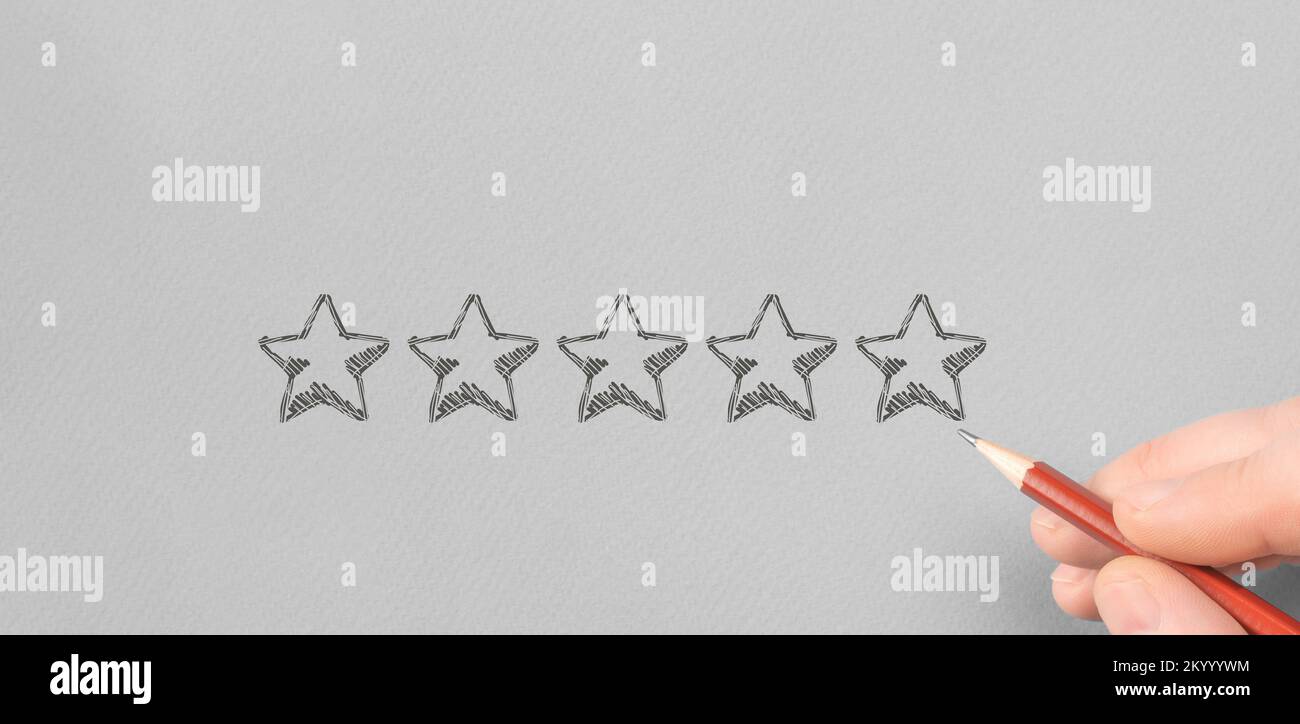 cinque stelle. disegno a mano di 5 stelle su carta grigia. Migliore valutazione del successo dell'esperienza utente tasso di business e soddisfazione del disegno con le dita 5 sc Foto Stock