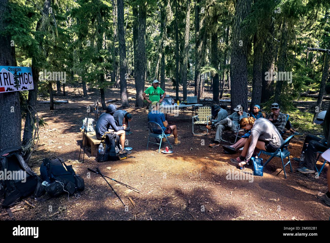 Trail Magic sul Pacific Crest Trail, Oregon, Stati Uniti Foto Stock