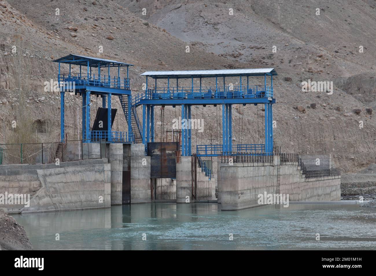 Vecchia centrale idroelettrica a villaggio igoo, leh, ladakh Foto Stock