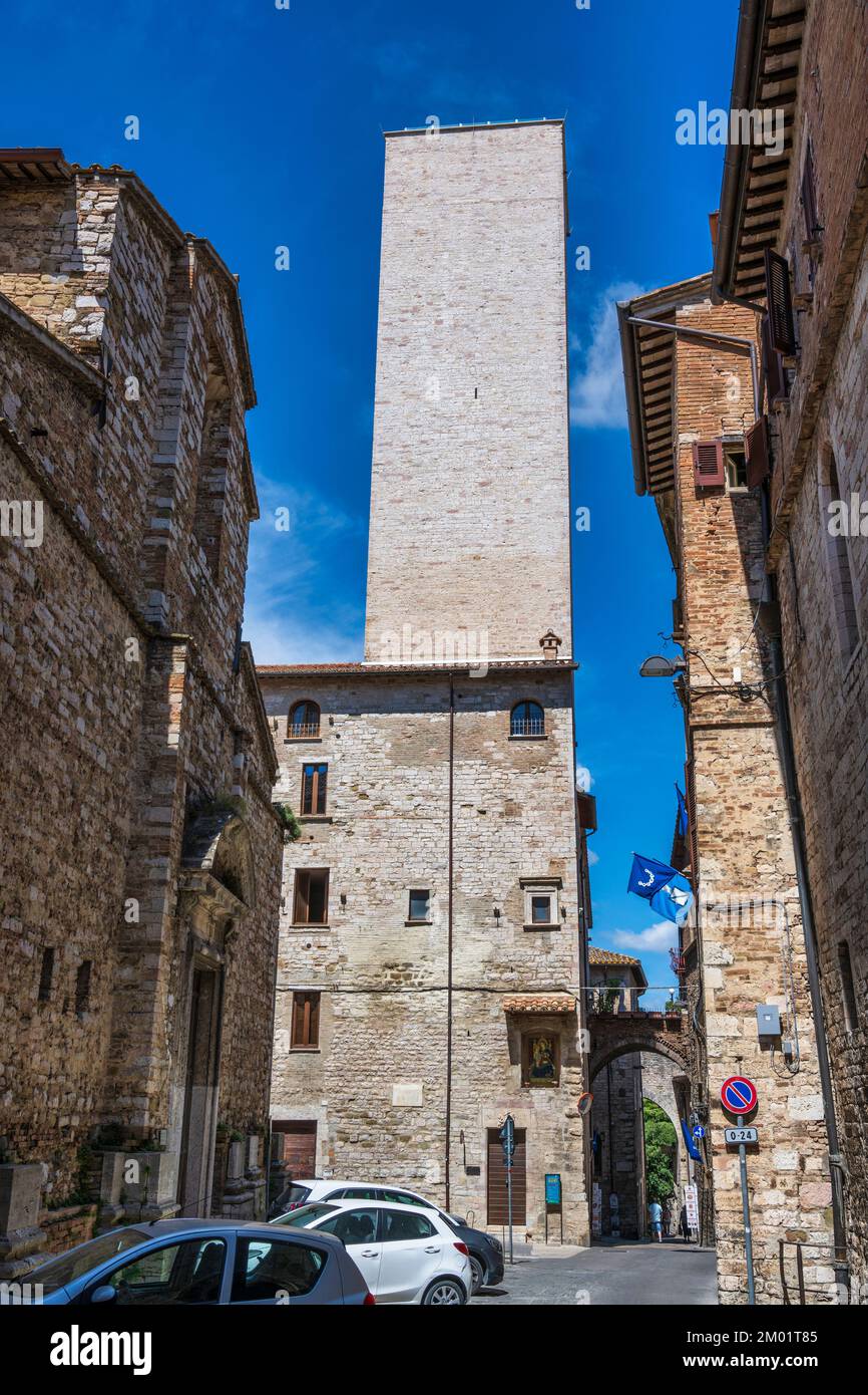 Torre degli Sciri vista da Via dei Priori a Perugia, Umbria, Italia Foto Stock