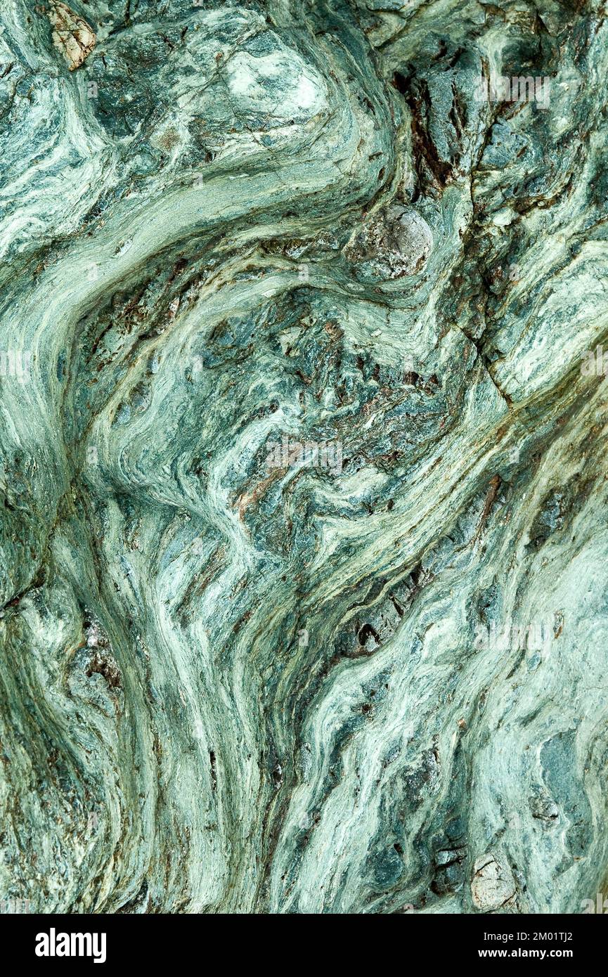 Interesse geologico presso la costa rocciosa di Porth Ysglaig Lleyn Peninsula North Wales UK, estate Foto Stock