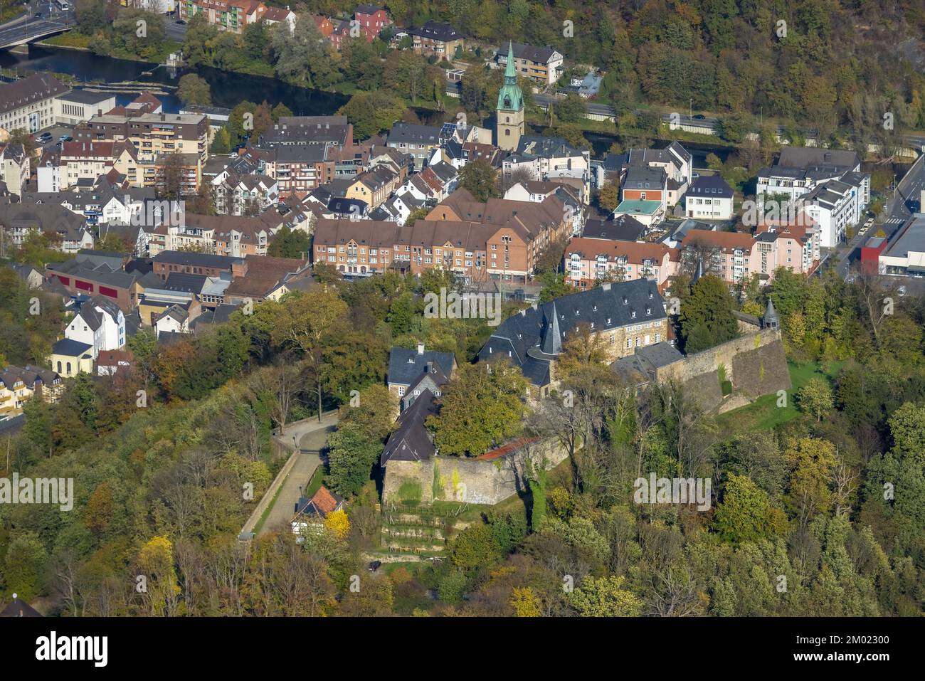 Veduta aerea, Castello di Hohenlimburg, Chiesa protestante riformata di Hohenlimburg, Hohenlimburg, Hagen, zona della Ruhr, Renania settentrionale-Vestfalia, Germania, culto si Foto Stock