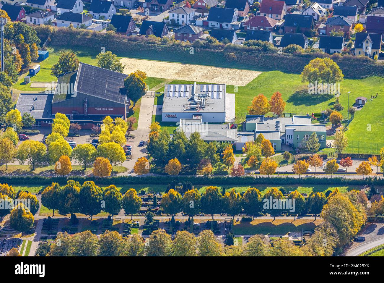 Veduta aerea, Franz-Voß-Halle, HSC 08 Hammer Sportclub 2008, Sport-Kita Grashüpfer, colori autunnali, Rhynern, Hammm, Zona della Ruhr, Renania settentrionale-Vestfalia, GE Foto Stock