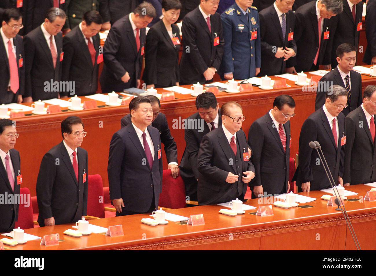 Il 19th° Congresso Nazionale del Partito Comunista Cinese si apre presso la Grande Sala del Popolo di Pechino. La foto mostra (da sinistra) Zhang Dejiang, Hu Jintao, Xi Jinping, Jiang Zemin, li Keqiang, E Yu Zhengsheng, all'incontro. 18OCT17 SCMP / SIMON SONG **NON PER USO PUBBLICITARIO*** Foto Stock