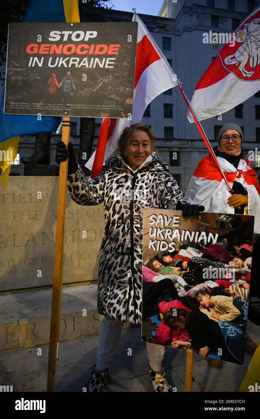 Downing Street, Londra, Regno Unito. 3rd dicembre 2022. La guerra è la cosa più malvagia, non sono democrazia, diritti umani, libertà per cui lottano! È il politico mal concepito aggrappato alla loro egemonia, pensa è il loro diritto di invadere un'altra nazione. Coloro che vogliono la democrazia, i diritti umani, la libertà sono manipolatori. Non si preoccupano mai dei diritti umani e della libertà finché le bombe non cadono sulla terra. Credit: Vedi li/Picture Capital/Alamy Live News Foto Stock