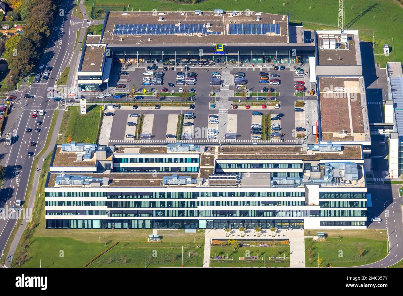 Luftbild, Edeka Rhein-Ruhr Zentrale Neubau, Edekaplatz, Rheinkamp-Utfort, Moers, Ruhrgebiet, Nordrhein-Westfalen, Deutschland, DE, Europa, Gebäudekomp Foto Stock