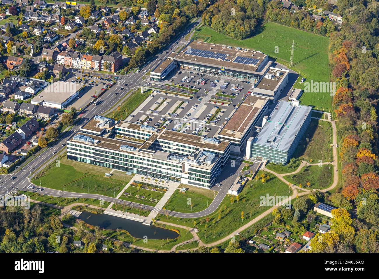 Luftbild, Edeka Rhein-Ruhr Zentrale Neubau, Edekaplatz, Rheinkamp-Utfort, Moers, Ruhrgebiet, Nordrhein-Westfalen, Deutschland, DE, Europa, Gebäudekomp Foto Stock