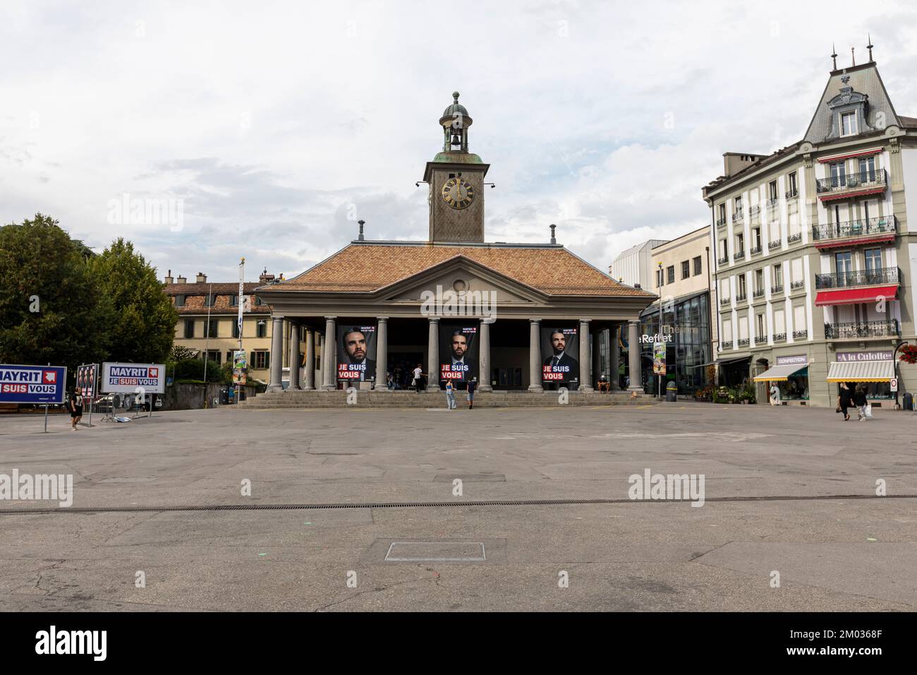 Ufficio turistico in piazza Grand Place con torre dell'orologio a Vevey, Svizzera. (Foto CTK/Marketa Hofmanova) Foto Stock