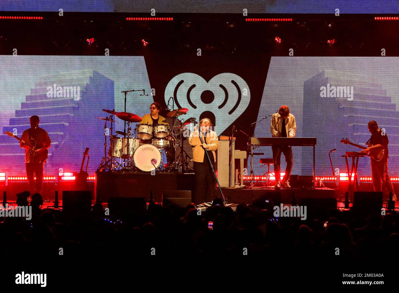 2 dicembre 2022, Los Angeles, California, USA: LOS ANGELES - DEC 2: Lewis Capaldi si esibisce al Jingle Ball Show di iHeartRadio al Kia Forum del 2 dicembre 2022 a Los Angeles, CA (Credit Image: © Nina Prommer/ZUMA Press Wire) Foto Stock